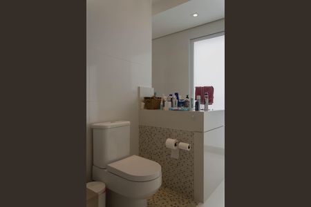 Apartamento à venda com 580m², 4 quartos e 6 vagas Apartamento à venda com 580m², 4 quartos e 6 vagasBanheiro da Suíte 1