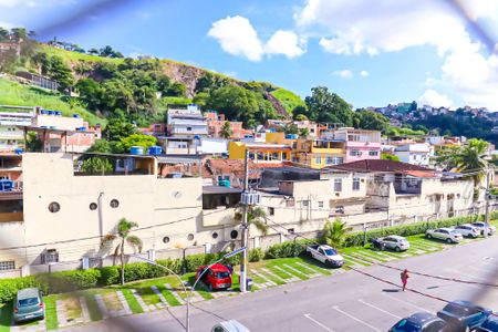 Sala vista  de apartamento para alugar com 2 quartos, 48m² em Encantado, Rio de Janeiro