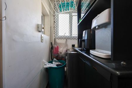 Apartamento à venda com 64m², 3 quartos e 1 vagaÁrea de Serviço