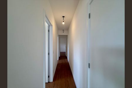 Apartamento para alugar com 74m², 3 quartos e 1 vagaCorredor Quartos 