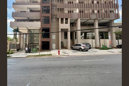 Apartamento para alugar com 74m², 3 quartos e 1 vagaFachada 