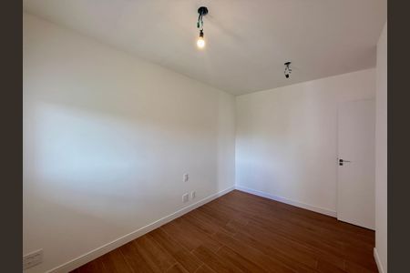 Apartamento para alugar com 74m², 3 quartos e 1 vagaSuíte 