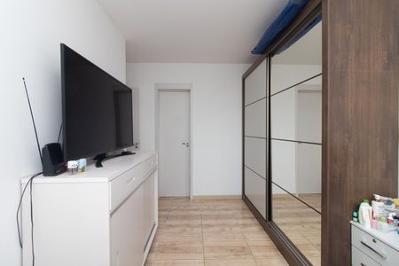 Quarto 1 de apartamento à venda com 2 quartos, 58m² em Vila Nova, Porto Alegre