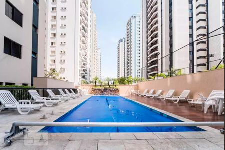 Apartamento à venda com 117m², 3 quartos e 4 vagasÁrea comum - Piscina