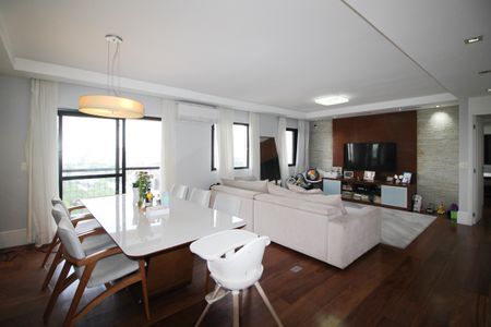 Apartamento à venda com 117m², 3 quartos e 4 vagasSala