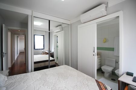 Apartamento à venda com 117m², 3 quartos e 4 vagasSuíte 2