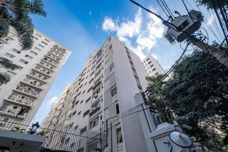 Apartamento à venda com 131m², 3 quartos e 1 vaga Apartamento à venda com 131m², 3 quartos e 1 vagaFachada