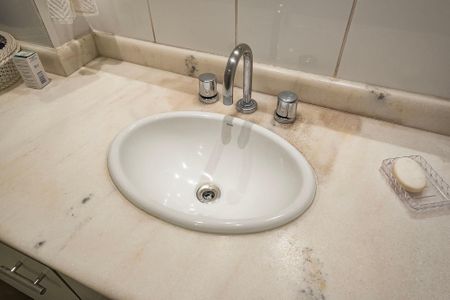 Apartamento à venda com 131m², 3 quartos e 1 vaga Apartamento à venda com 131m², 3 quartos e 1 vagaBanheiro
