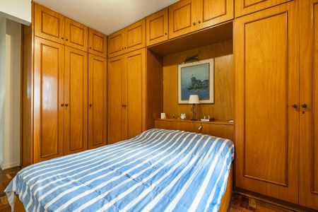 Apartamento à venda com 131m², 3 quartos e 1 vaga Apartamento à venda com 131m², 3 quartos e 1 vagaSuíte