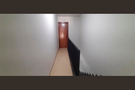 Casa à venda com 220m², 2 quartos e 2 vagasCorredor