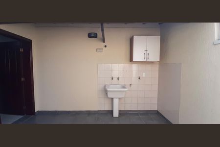 Casa à venda com 220m², 2 quartos e 2 vagasÁrea de Serviço