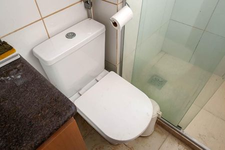 Banheiro de apartamento para alugar com 2 quartos, 50m² em Santíssimo, Rio de Janeiro
