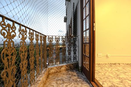 Apartamento para alugar com 83m², 3 quartos e 1 vagaSacada