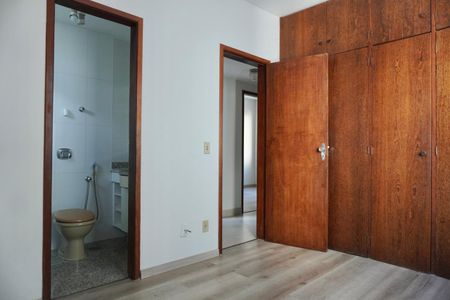 Apartamento para alugar com 120m², 3 quartos e 1 vagaSuíte 