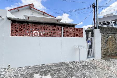 Casa para alugar com 50m², 1 quarto e sem vagaFachada + plaquinha