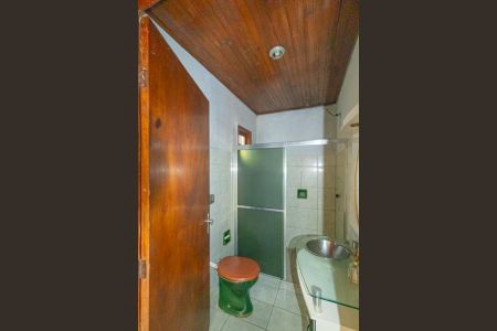 Casa à venda com 275m², 5 quartos e 2 vagas Casa à venda com 275m², 5 quartos e 2 vagasBanheiro Social/casa da frente