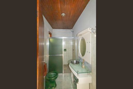 Casa à venda com 275m², 5 quartos e 2 vagas Casa à venda com 275m², 5 quartos e 2 vagasBanheiro Social/casa da frente