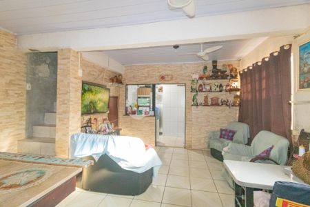 Casa à venda com 275m², 5 quartos e 2 vagas Casa à venda com 275m², 5 quartos e 2 vagasSala/Casa dos fundos