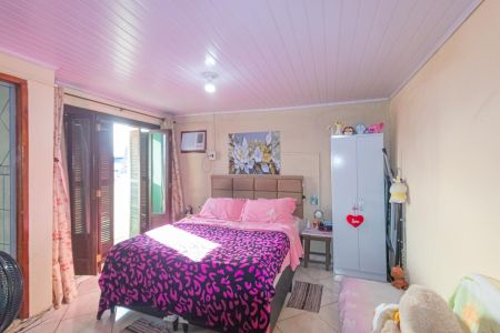 Casa à venda com 275m², 5 quartos e 2 vagas Casa à venda com 275m², 5 quartos e 2 vagasSuíte/Casa dos fundos