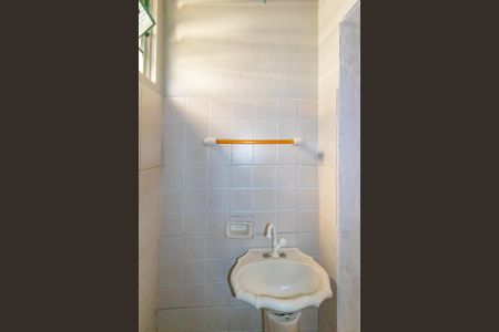 Casa à venda com 275m², 5 quartos e 2 vagas Casa à venda com 275m², 5 quartos e 2 vagasQuarto 2/Banheiro Suíte/casa da frente