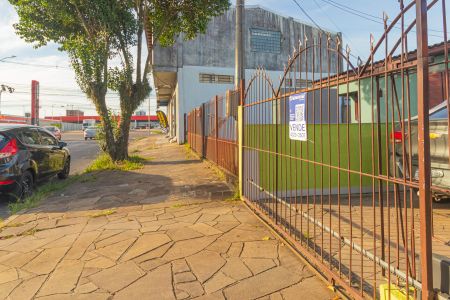 Casa à venda com 275m², 5 quartos e 2 vagas Casa à venda com 275m², 5 quartos e 2 vagasVista da Rua