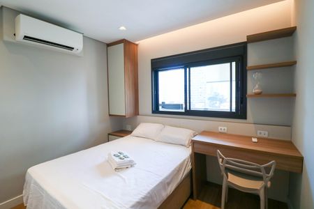 Quarto de kitnet/studio para alugar com 1 quarto, 30m² em Jardim das Acacias, São Paulo