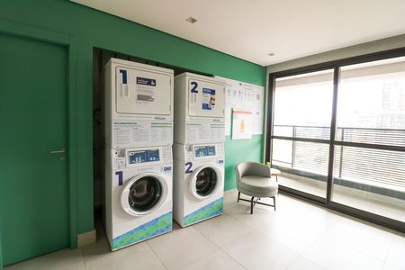 Studio para alugar com 30m², 1 quarto e 1 vaga Studio para alugar com 30m², 1 quarto e 1 vagaÁrea comum - Lavanderia