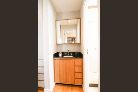 Banheiro de kitnet/studio para alugar com 1 quarto, 30m² em Jardim das Acacias, São Paulo