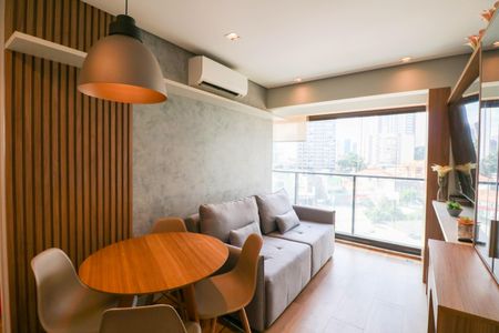 Sala / Cozinha de kitnet/studio para alugar com 1 quarto, 30m² em Jardim das Acacias, São Paulo