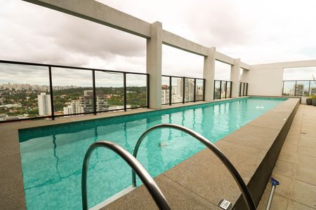 Studio para alugar com 30m², 1 quarto e 1 vaga Studio para alugar com 30m², 1 quarto e 1 vagaÁrea comum - Piscina