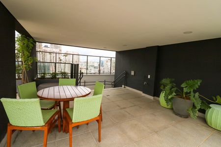 Studio para alugar com 30m², 1 quarto e 1 vaga Studio para alugar com 30m², 1 quarto e 1 vagaÁrea comum - Piscina