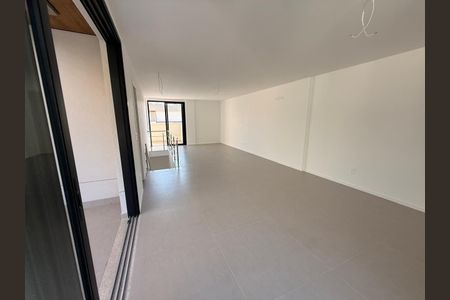 Casa à venda com 5 quartos, 380m² em Barra da Tijuca, Rio de Janeiro