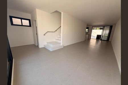 Casa à venda com 5 quartos, 380m² em Barra da Tijuca, Rio de Janeiro