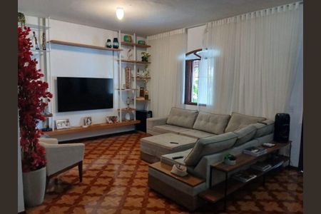 Casa à venda com 3 quartos, 263m² em Itaipu, Niterói