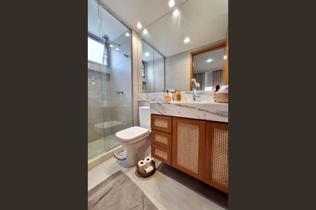 Apartamento à venda com 129m², 3 quartos e 2 vagasBanheiro da Suíte 1