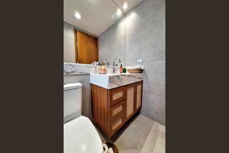 Apartamento à venda com 129m², 3 quartos e 2 vagasBanheiro da Suíte 1