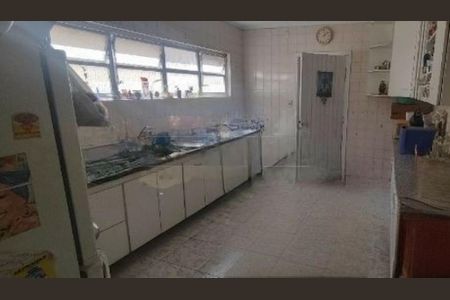 Casa à venda com 5 quartos, 143m² em Jardim Regis, São Paulo