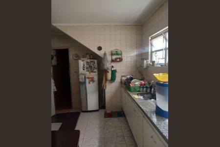 Casa à venda com 5 quartos, 143m² em Jardim Regis, São Paulo