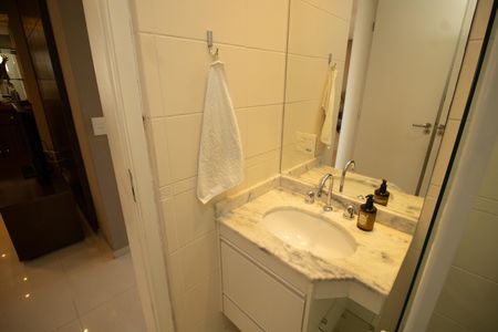 Apartamento para alugar com 80m², 2 quartos e 2 vagasBanheiro social