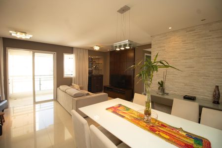 Apartamento para alugar com 80m², 2 quartos e 2 vagasSala