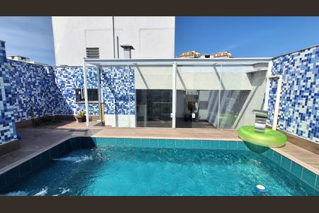 Apartamento à venda com 200m², 3 quartos e 3 vagas Apartamento à venda com 200m², 3 quartos e 3 vagasPiscina
