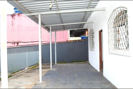 Casa à venda com 250m², 3 quartos e 6 vagasVaranda