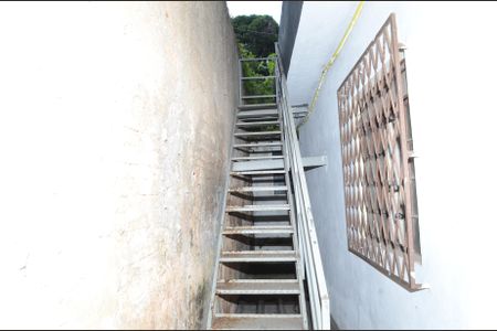 Casa à venda com 250m², 3 quartos e 6 vagasEscada