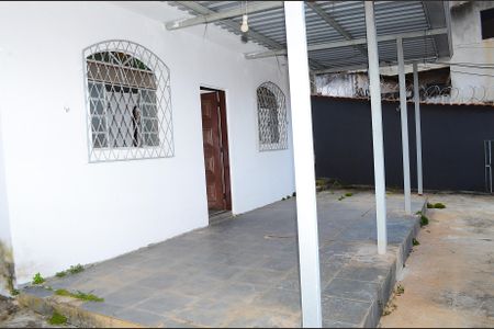Casa à venda com 250m², 3 quartos e 6 vagasVaranda