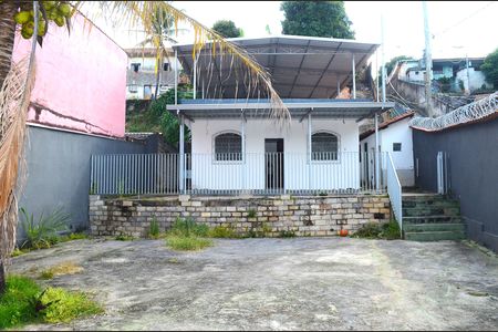 Casa à venda com 250m², 3 quartos e 6 vagasQuintal