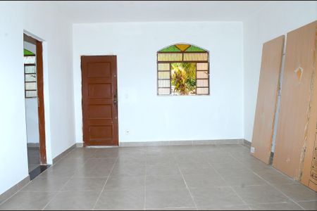 Sala de casa à venda com 3 quartos, 250m² em São Gabriel, Belo Horizonte