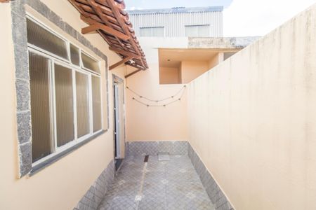 Apartamento para alugar com 70m², 2 quartos e sem vagaCozinha e Área de Serviço