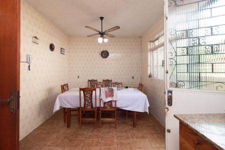 Casa para alugar com 249m², 4 quartos e 1 vagaCozinha