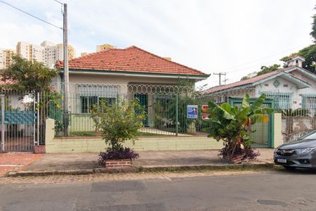 Casa para alugar com 249m², 4 quartos e 1 vagaFachada