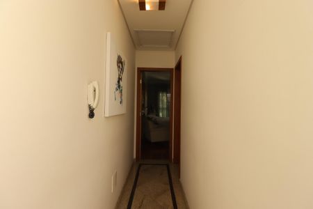 Casa à venda com 175m², 3 quartos e 2 vagasCorredor